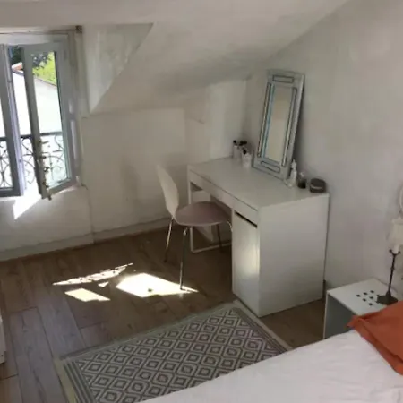 Charming House With A Quiet Courtyard 펜션 *