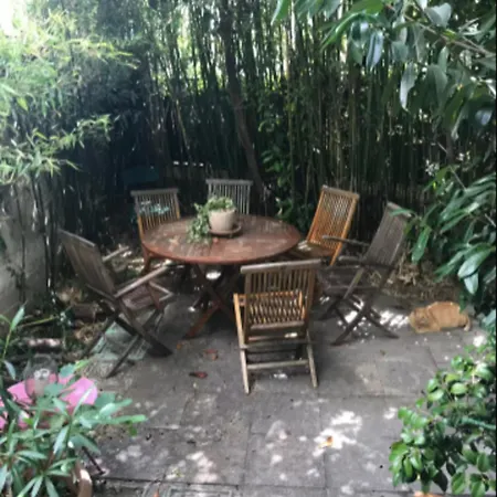 Charming House With A Quiet Courtyard 퐁트네수부아